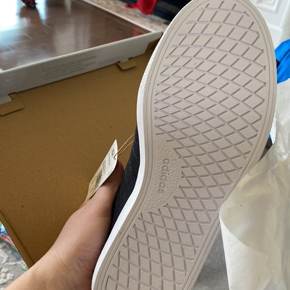 New Women’s Adidas black sneakers - Picture 3 of 3